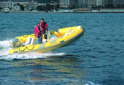 photo essai bateau pneumatique : Avantage 530 Caribe