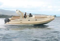 photo essai bateau pneumatique : 32 Night & Day EFB Solemar