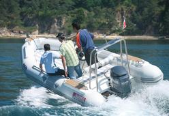 photo essai bateau pneumatique : Lux 680 Narwhal
