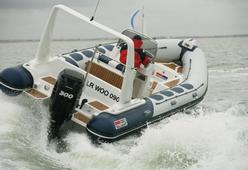 photo essai bateau pneumatique : V 750 Cruiser  Valiant