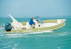 photo essai bateau pneumatique : Tempest 850 Open Capelli
