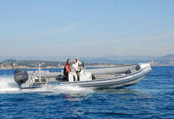 photo essai bateau pneumatique : 950 Tango Open Asso
