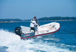 photo essai bateau pneumatique : V 570 Sport Valiant