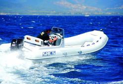 photo essai bateau pneumatique : S 490  Sacs