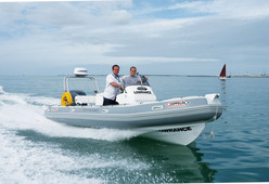 photo essai bateau pneumatique : Commander 6,70 Zeppelin
