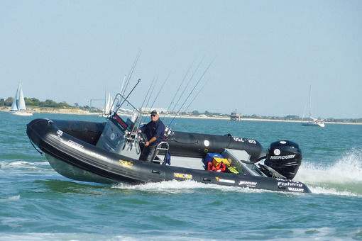 photo essai bateau pneumatique : DR 750 Fishing Valiant