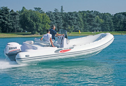 photo essai bateau pneumatique : D 600 DS Selva