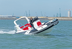 photo essai bateau pneumatique : Family 580 3D Tender 
