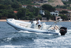 photo essai bateau pneumatique : K 7.80 Thumderbird Kardis