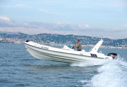 photo essai bateau pneumatique : Flash  750 Alson