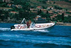 photo essai bateau pneumatique : 850 Goldline BWA
