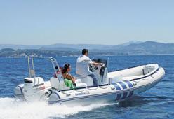 photo essai bateau pneumatique : 610 CONSOLE Lodestar