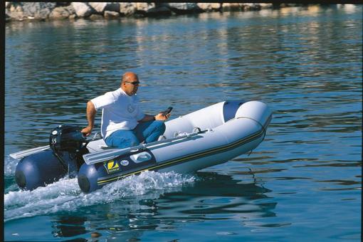 photo essai bateau pneumatique : Cadet 310 Light Roller Zodiac