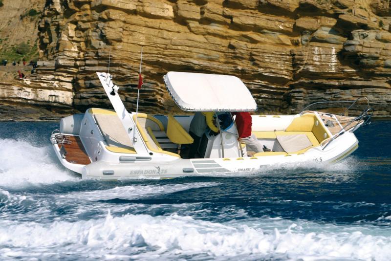 photo essai bateau pneumatique : 750 IB Espadon