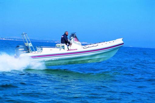 photo essai bateau pneumatique : Clubman 23 Joker Boat