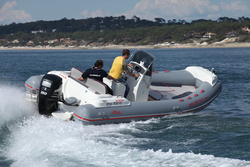 photo essai bateau pneumatique : King 700 RS Nuova Jolly