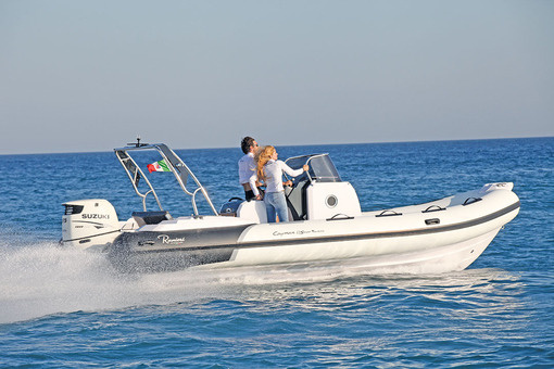 photo essai bateau pneumatique : Cayman 23 Sport Touring Ranieri