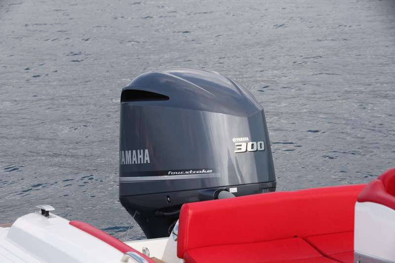 photo essai bateau pneumatique : Essai: YAMAHA F 300 B