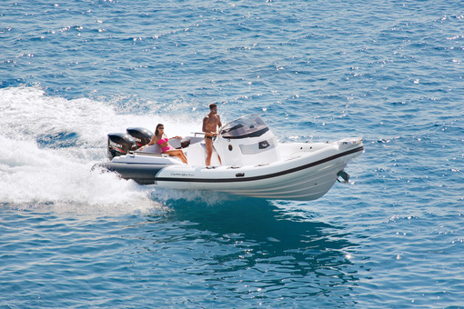 photo essai bateau pneumatique : Cayman 28 Sport Touring Ranieri