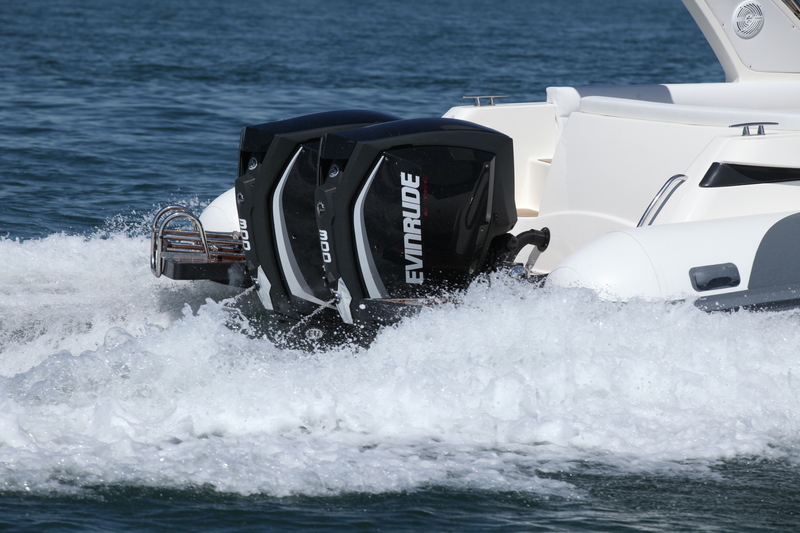 photo essai bateau pneumatique : Essai: EVINRUDE E-TEC G2 300