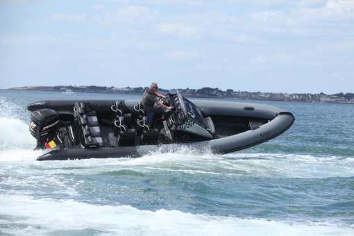 photo essai bateau pneumatique : Vipermax 7,3 Osprey