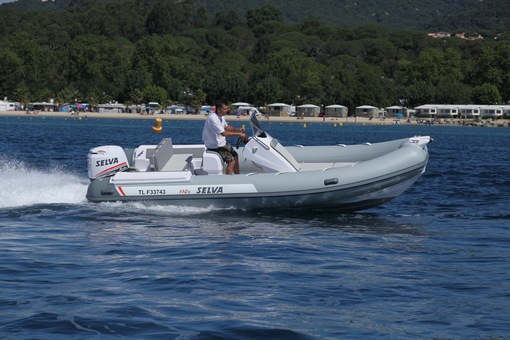 photo essai bateau pneumatique : 570 Sport Selva