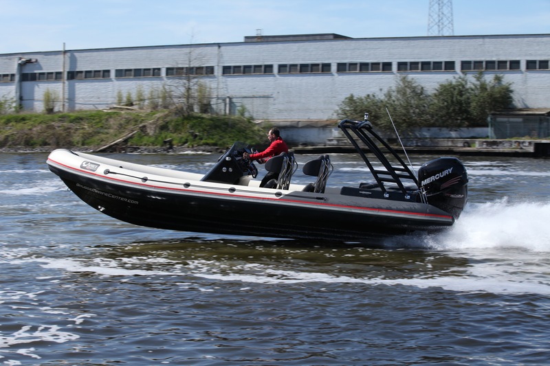 photo essai bateau pneumatique : Vipermax 8.0 Leisure Osprey