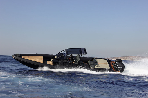 photo essai bateau pneumatique : Venom 44 RIBCO