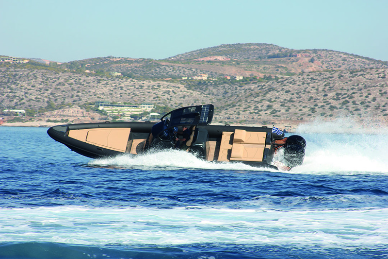 photo essai bateau pneumatique : Seafarer 36 RIBCO