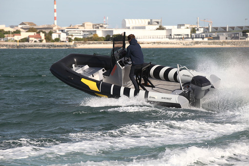photo essai bateau pneumatique : Zenpro 580 Naviwatt