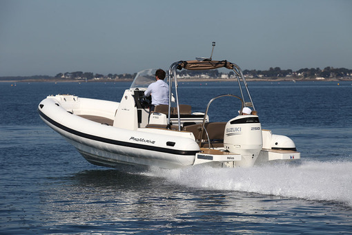 photo essai bateau pneumatique : Helios 25 Pro Marine