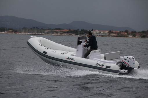 photo essai bateau pneumatique : D-540 Evolution Line Selva