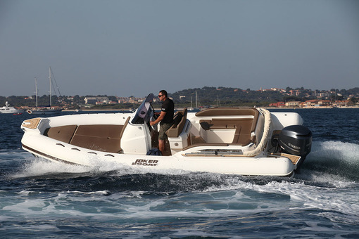 photo essai bateau pneumatique : Clubman 24 Joker Boat