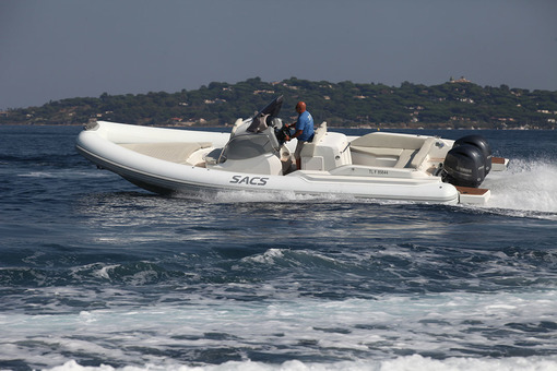 photo essai bateau pneumatique : Strider 900 Sacs