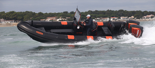 photo essai bateau pneumatique : Offshore 8M Humber