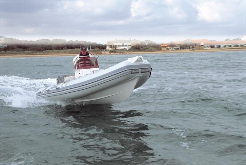 photo essai bateau pneumatique : Clubman 19 Joker Boat