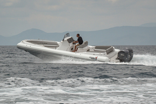 photo essai bateau pneumatique : Mito 29 MV Marine