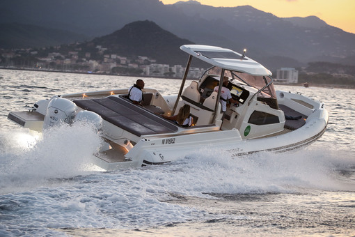 photo essai bateau pneumatique : Tempest 42 Capelli