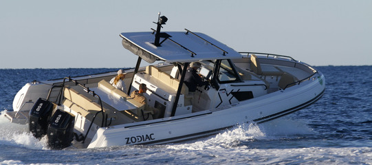 photo essai bateau pneumatique : X10CC Zodiac