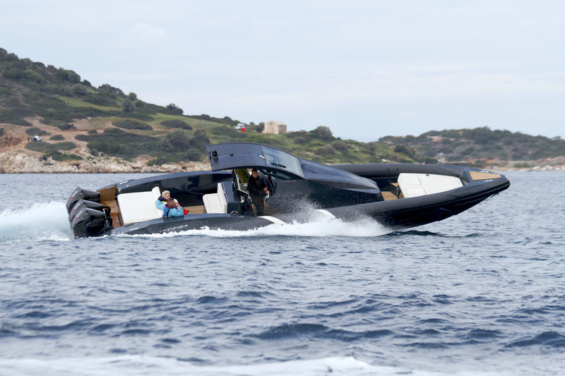 photo essai bateau pneumatique : Cosmic 39 Tropida