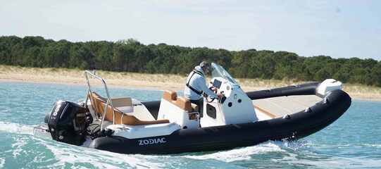 photo essai bateau pneumatique : Medline 6.8 Zodiac