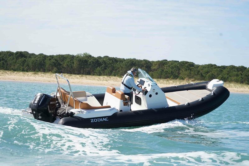 photo essai bateau pneumatique : Medline 6.8 Zodiac