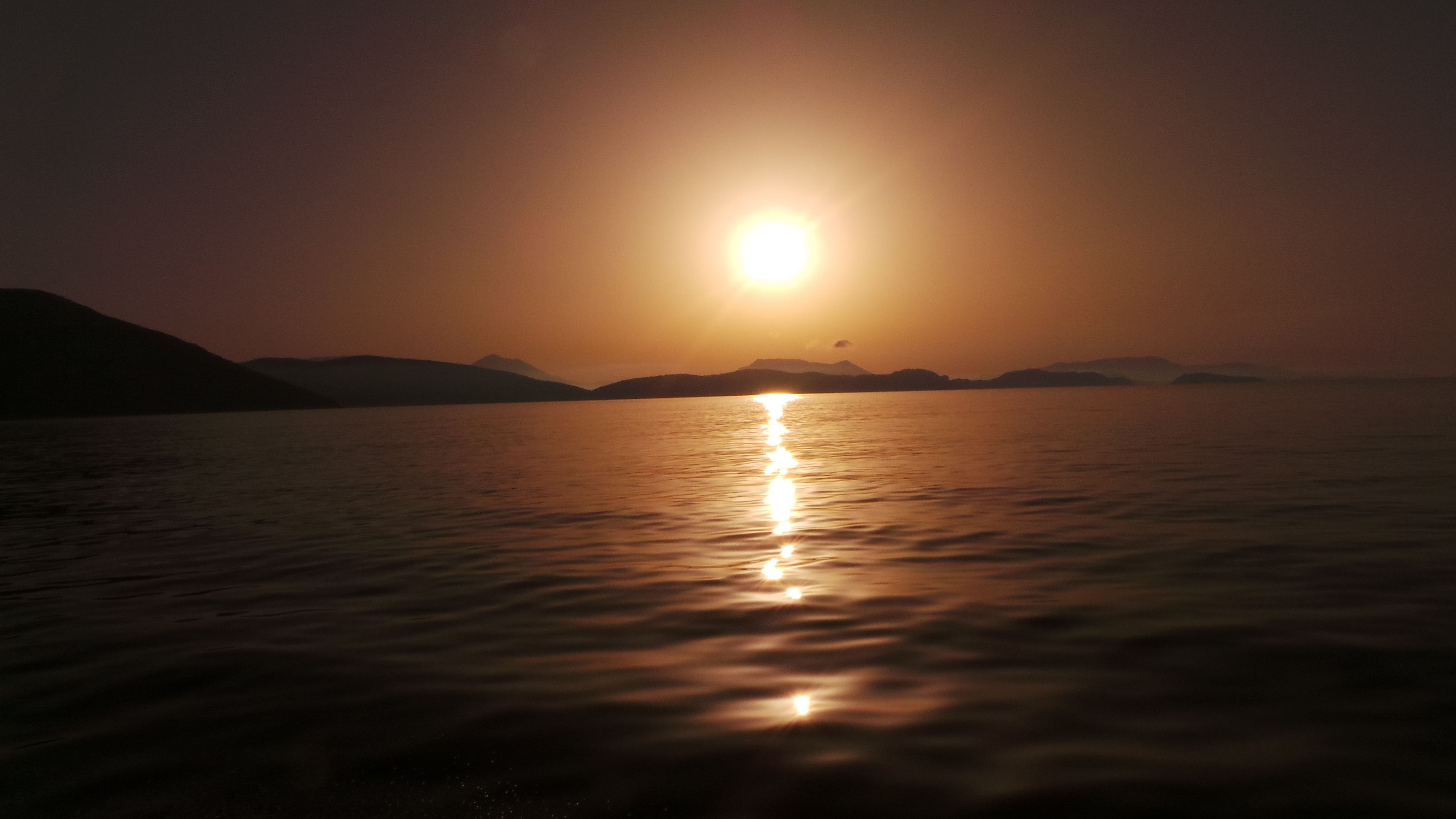 Le coucher du soleil sur les Ionniennes