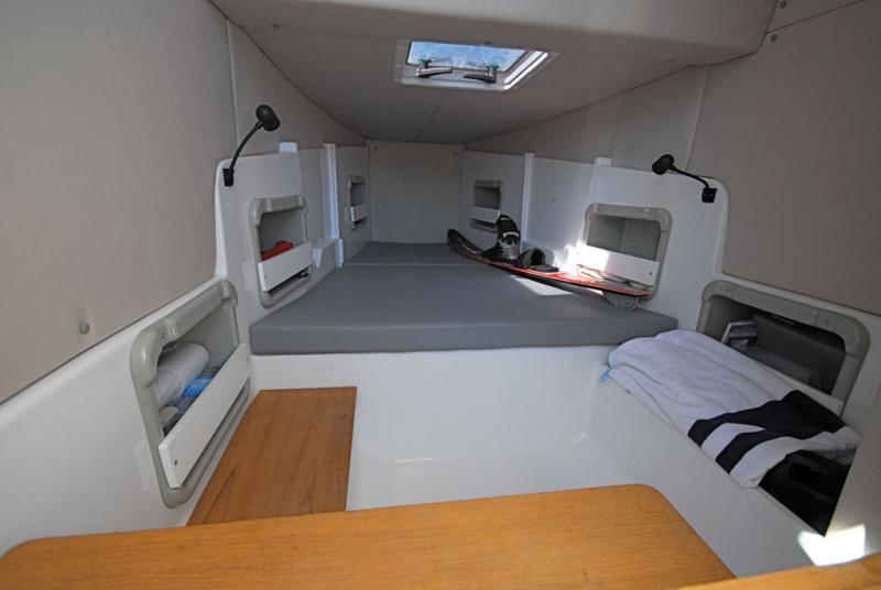 La cabine est spacieuse et aérée, avec lit de 125 de large, mais WC en option.
