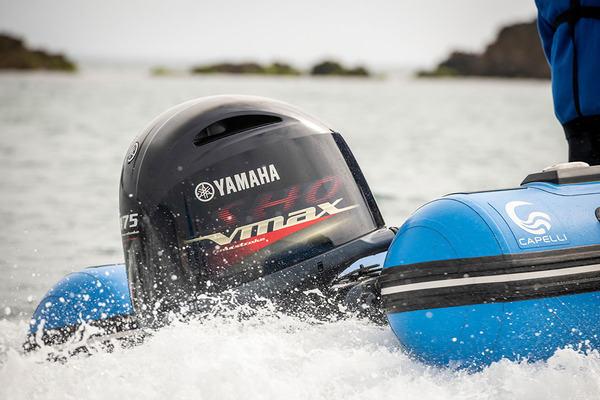 Le nouveau Yamaha V Max SHO 175 ch en action.

