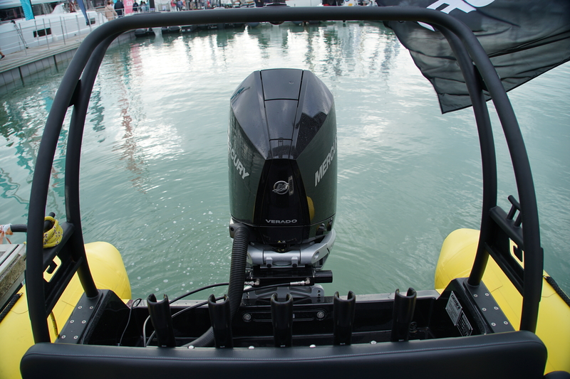 Situé à l’aplomb des cinq porte-cannes, le roll-bar est là pour tracter mais aussi pour remorquer.